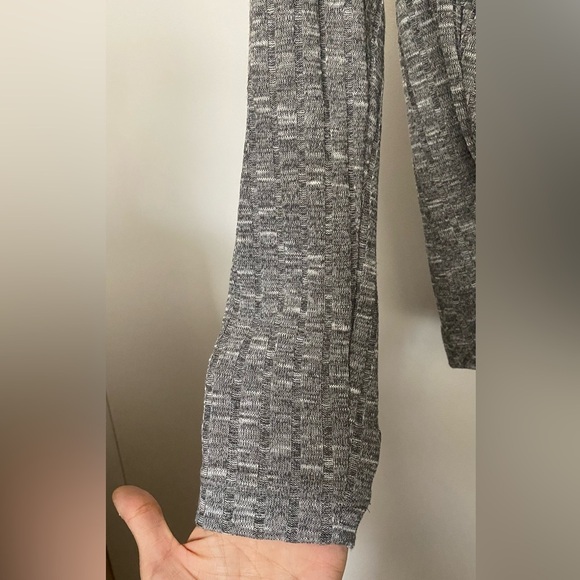 Juicy Couture Gray Hooded Faux Wrap Lightweight Sweater Top Size Small - Picture 10 of 11